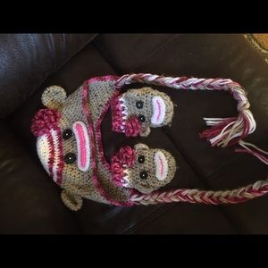 Baby girl hat and gloves